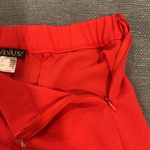 Venus RED wide leg Slacks, high/low at bottom Sz S - Picture 9 of 13
